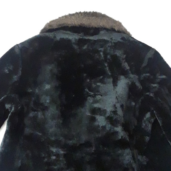 "Donnybrook" 1970's Vintage Faux Fur Coat - Picture 11 of 16
